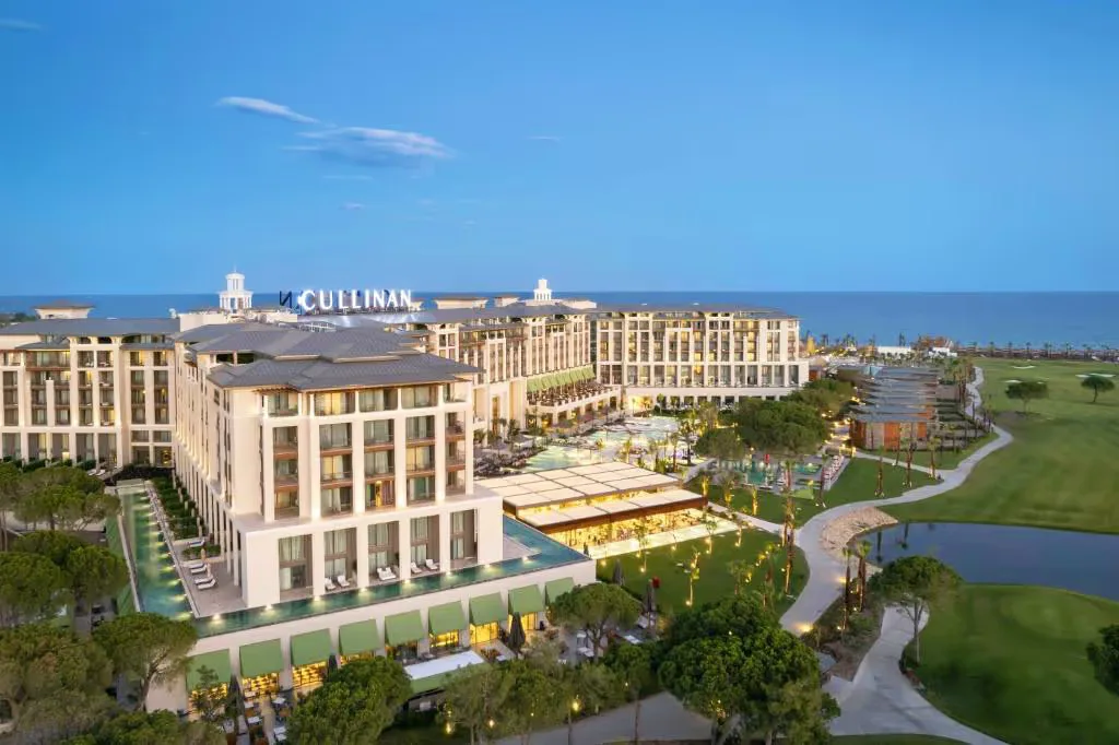 Cullinan Belek’te Padel ve Akdeniz Tatili Cullinan Belek’te Padel ve Akdeniz Tatili